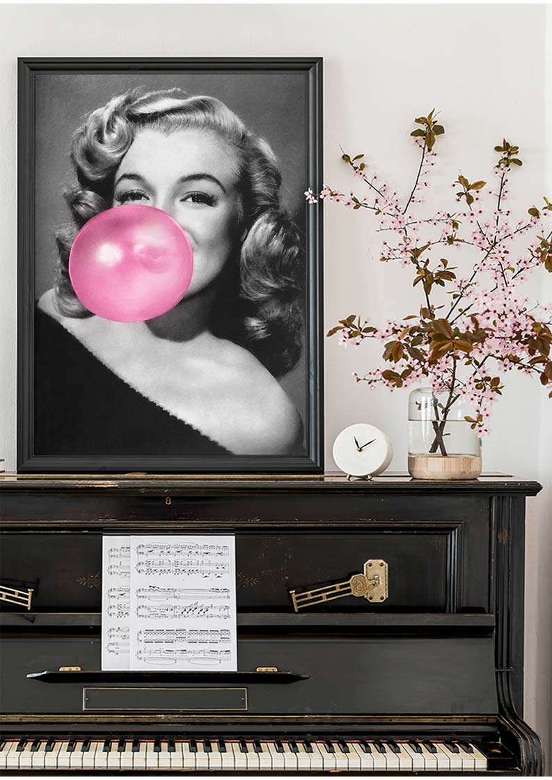 Marilyn Monroe Blowing Bubblegum Portrait Print