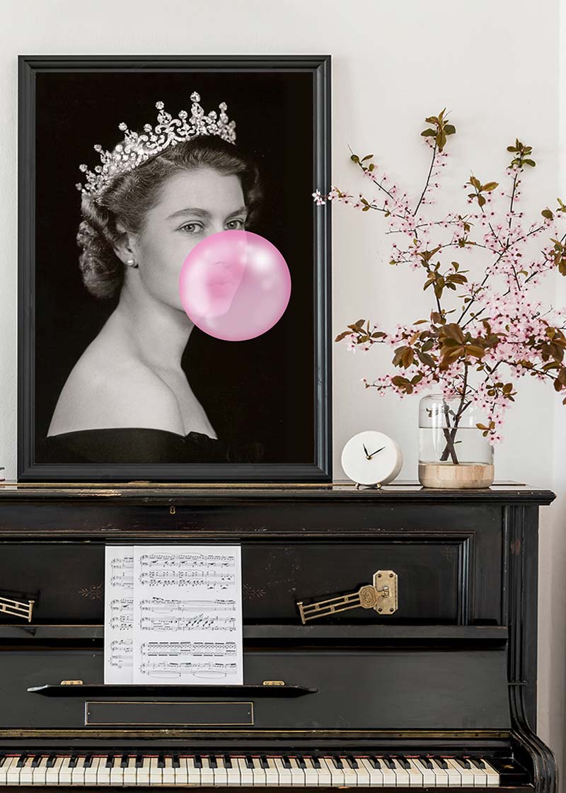 Queen Blowing Bubblegum Platinum Jubilee Print-InkAndDrop